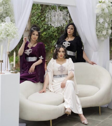 Robe Caftan en Velours Haute Gamme Perlée à la Main – Ceinture Argentée